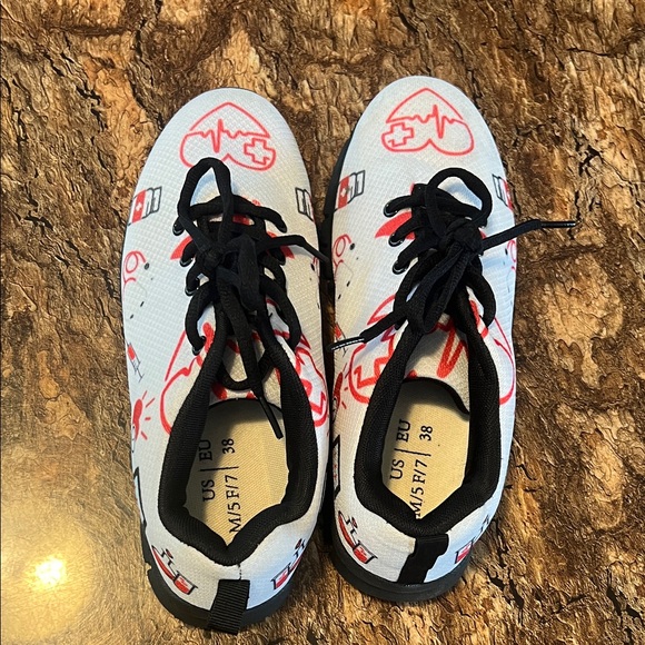 Heartbeat Pattern women’s nurse Shoes - Black and Red size 7 - Picture 1 of 5